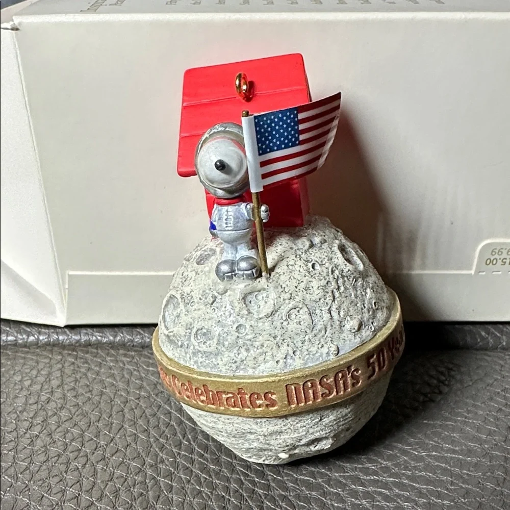 Hallmark Keepsake Peanuts Snoopy Celebrates NASA’s 50 Years ornament